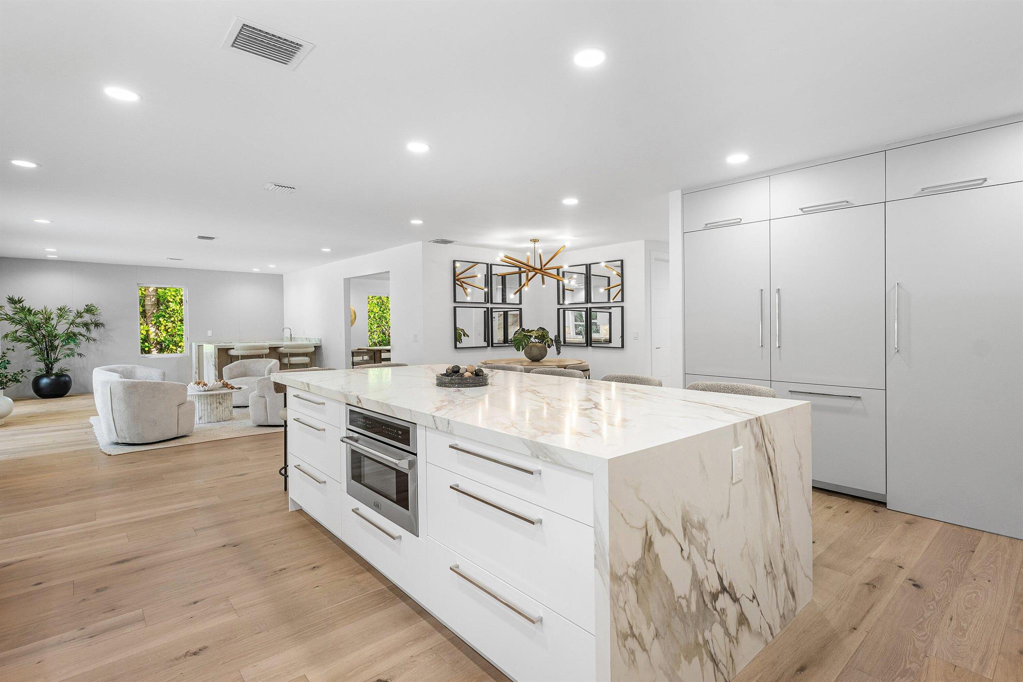 2570 Avenue Au Soleil