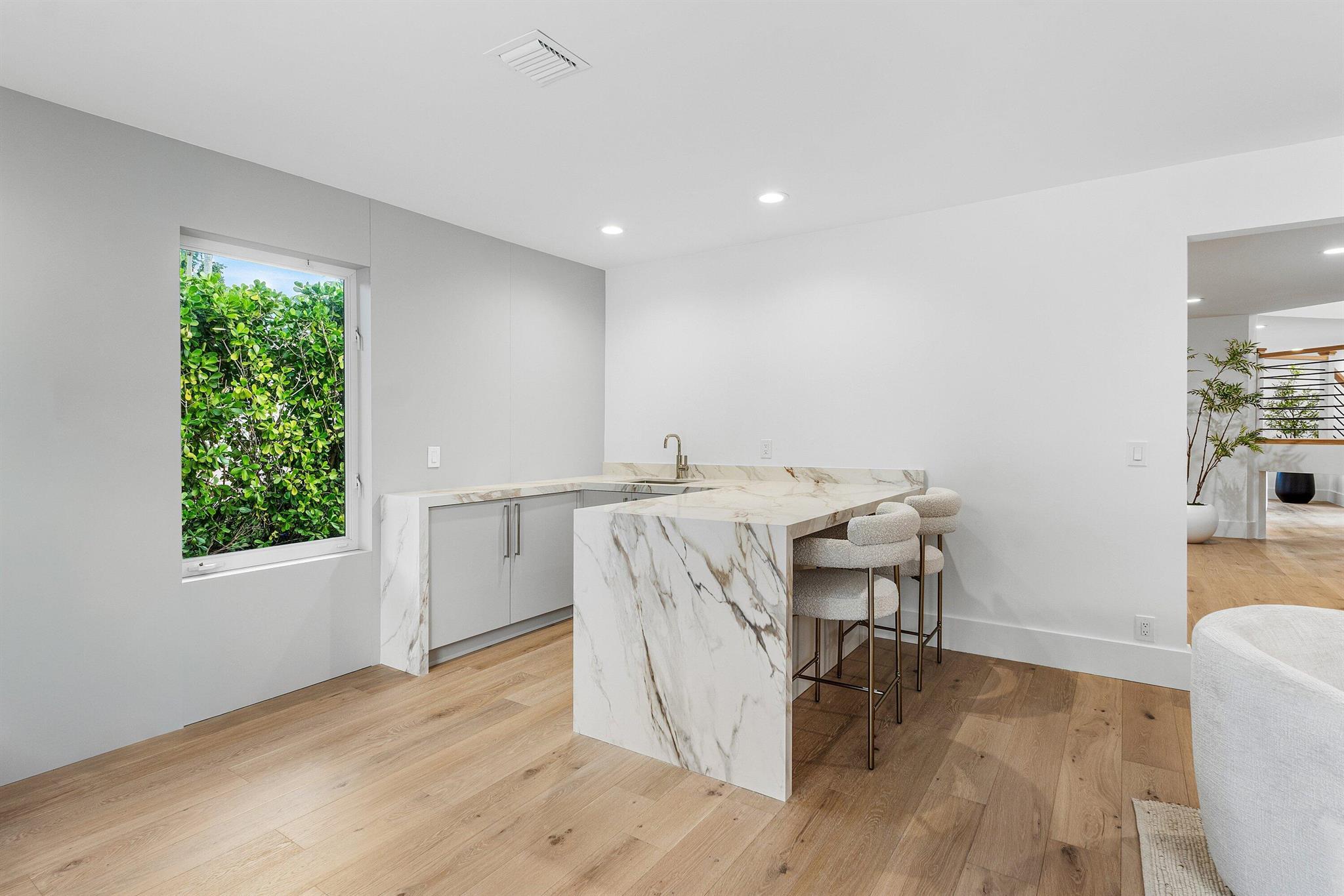 2570 Avenue Au Soleil