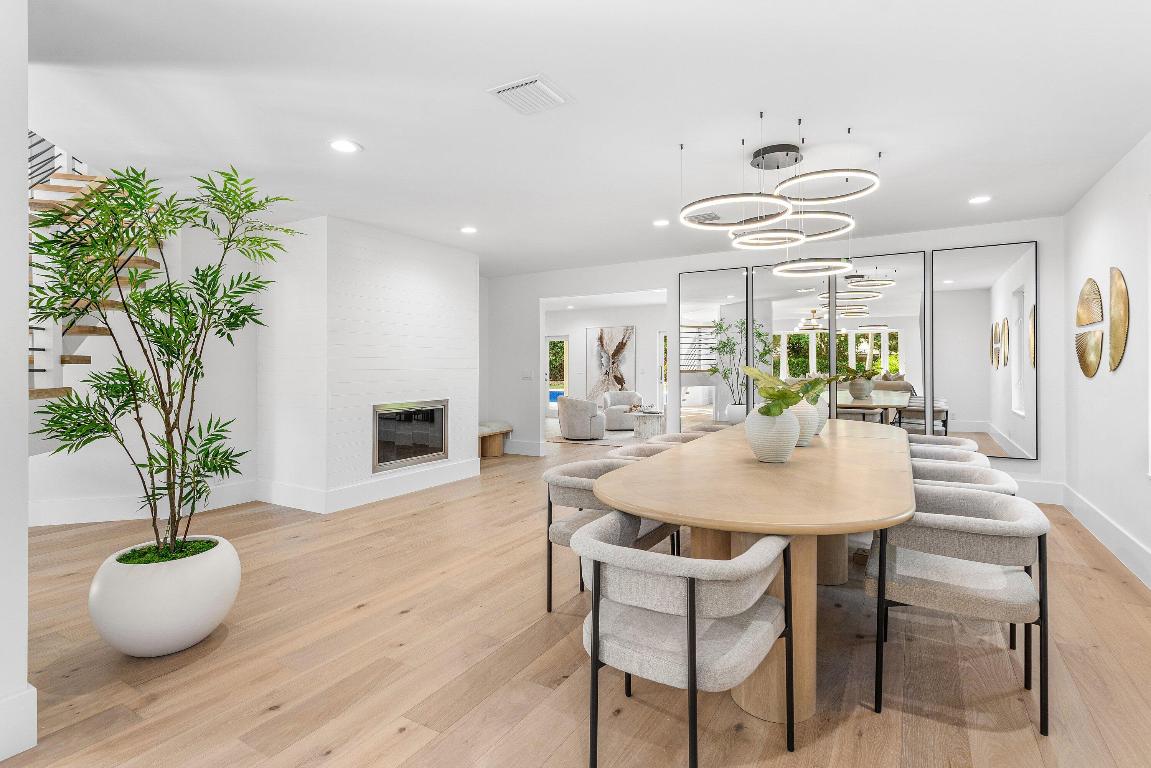 2570 Avenue Au Soleil