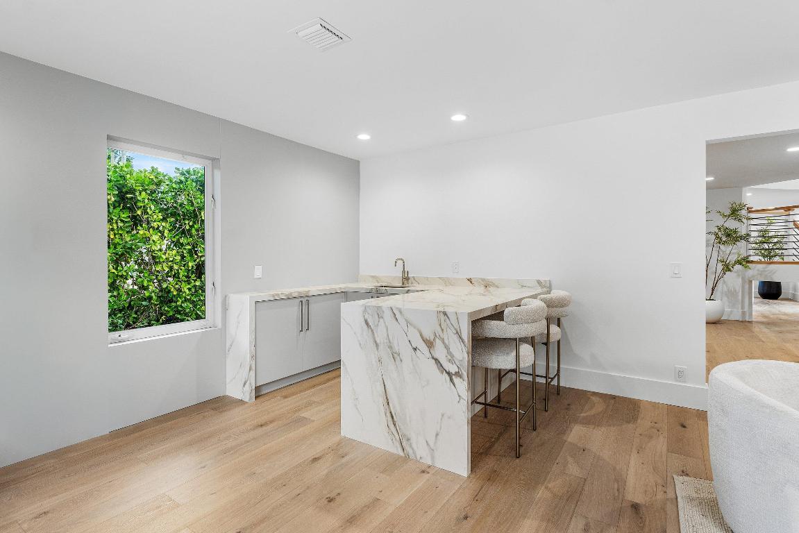 2570 Avenue Au Soleil