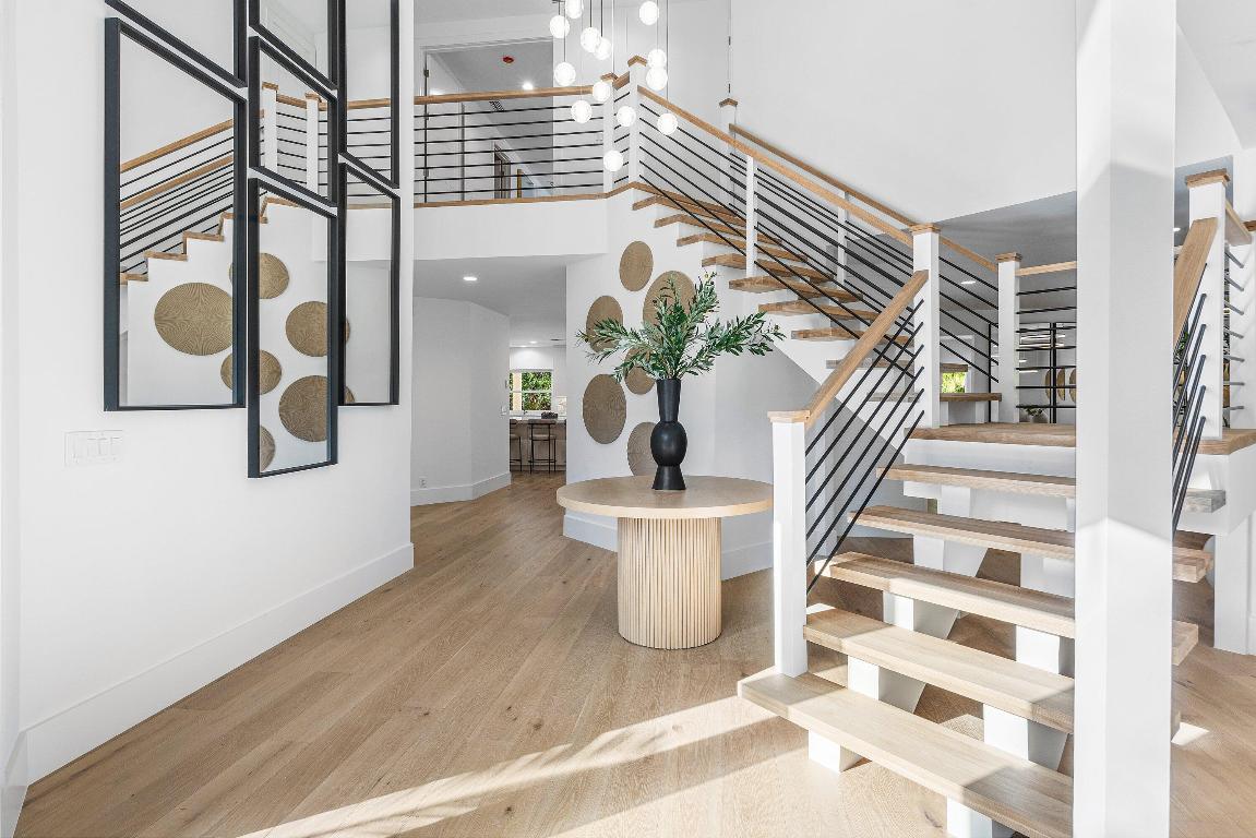 2570 Avenue Au Soleil