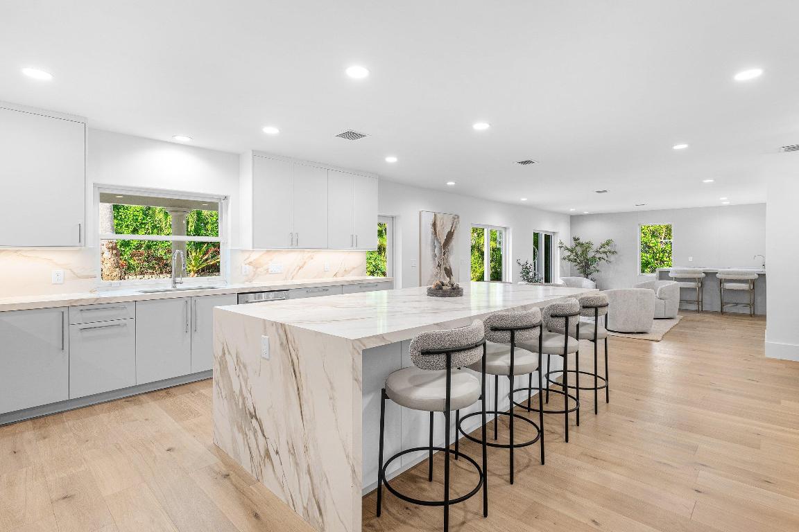 2570 Avenue Au Soleil