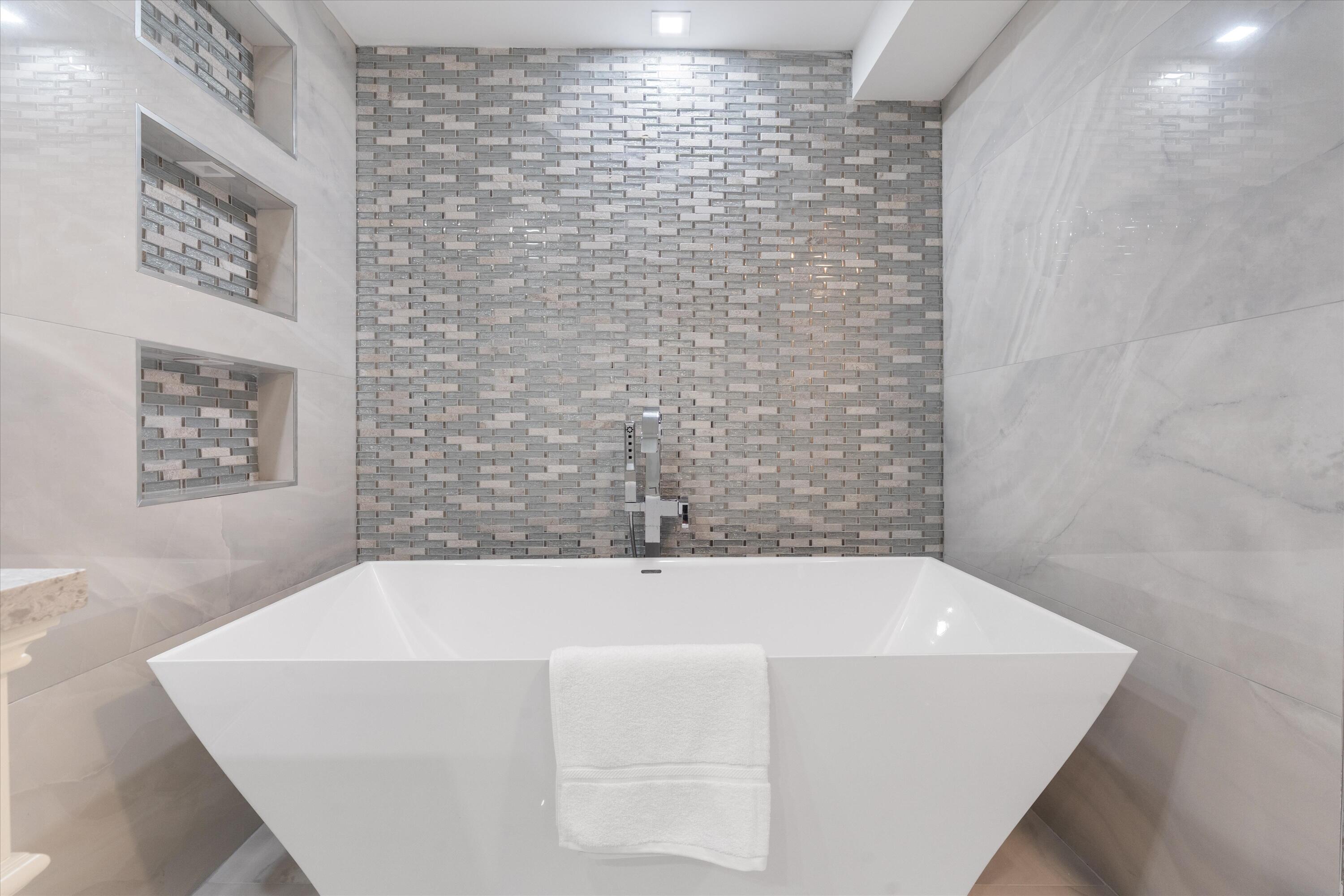 3211 S Ocean Boulevard 802