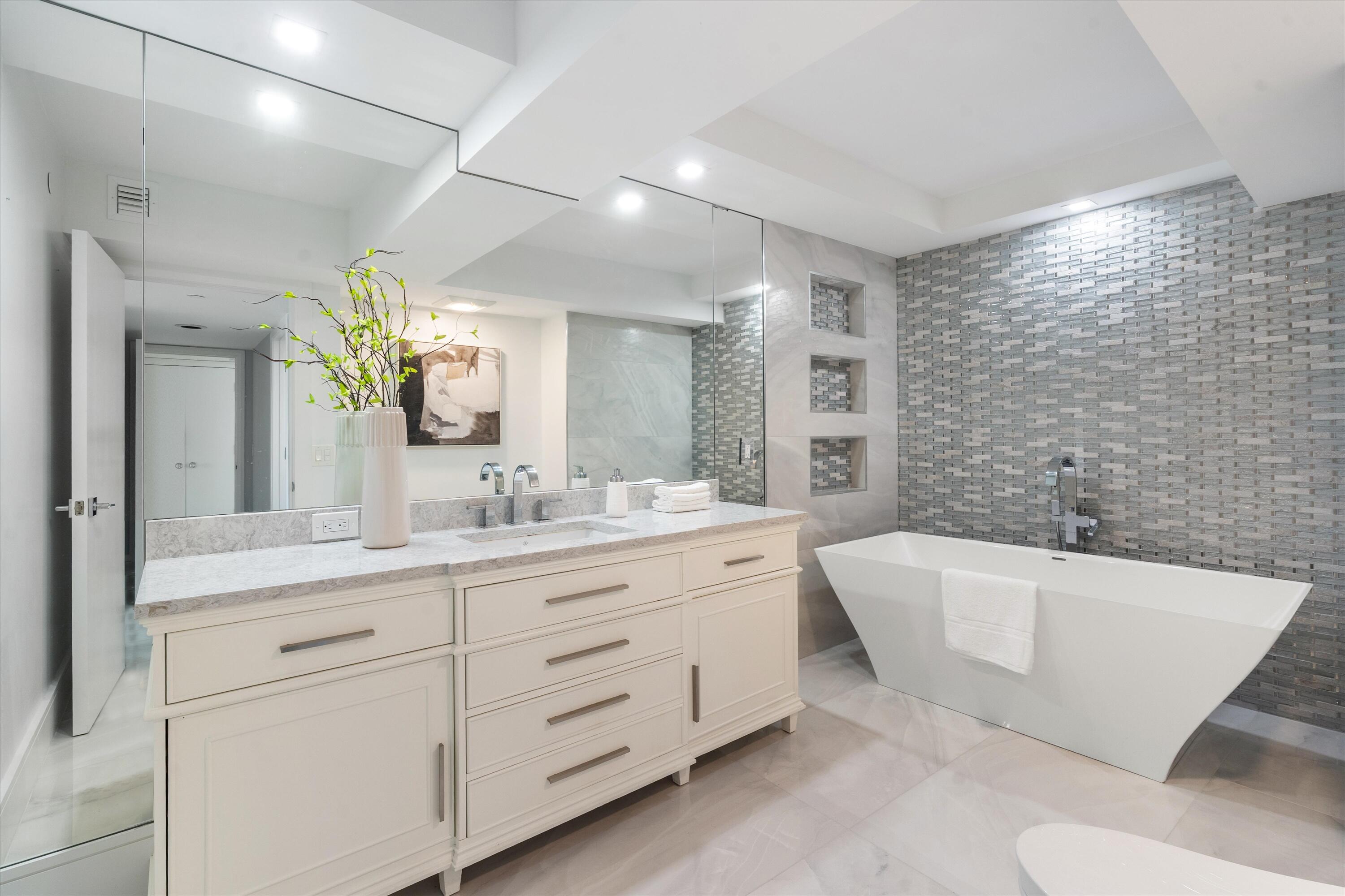 3211 S Ocean Boulevard 802