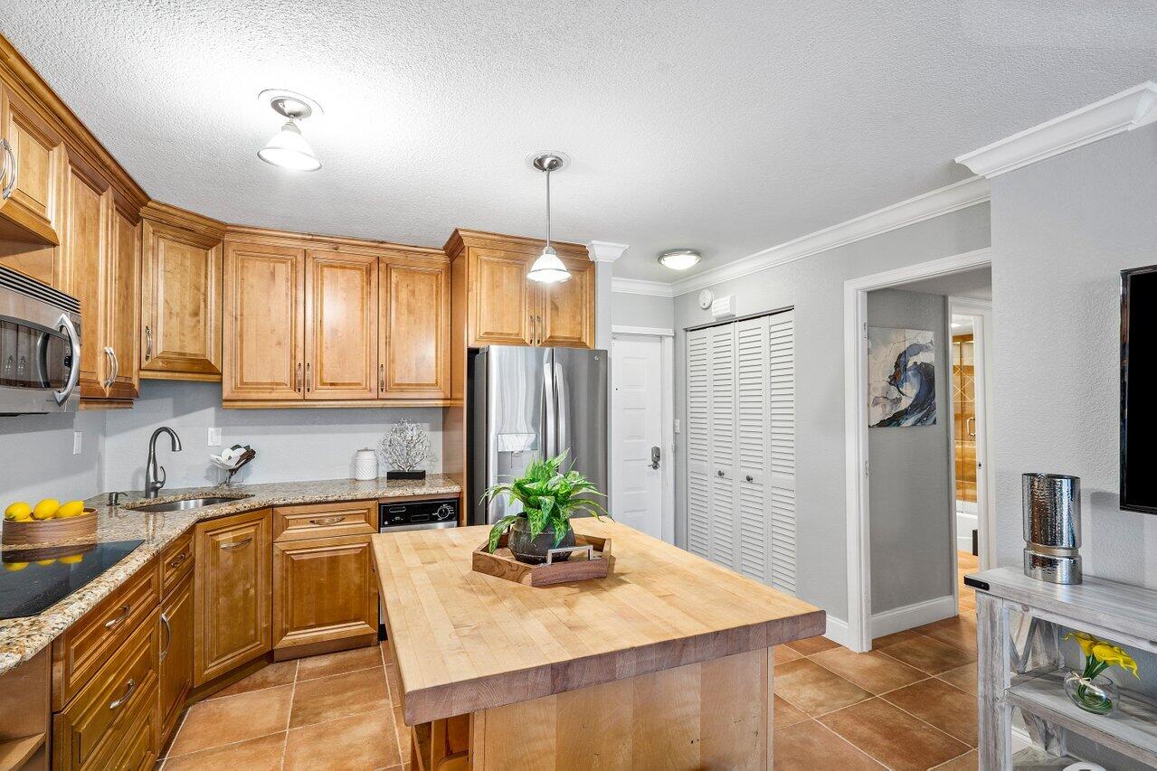 501 Greensward Lane 101-C