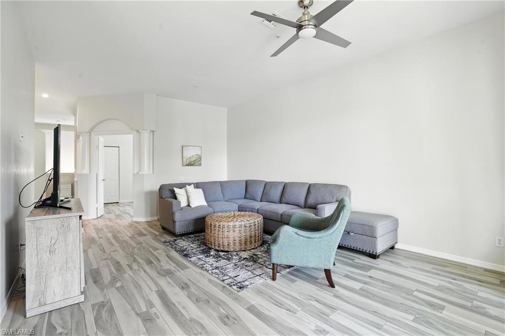 1000 L Ambiance CIR # 205