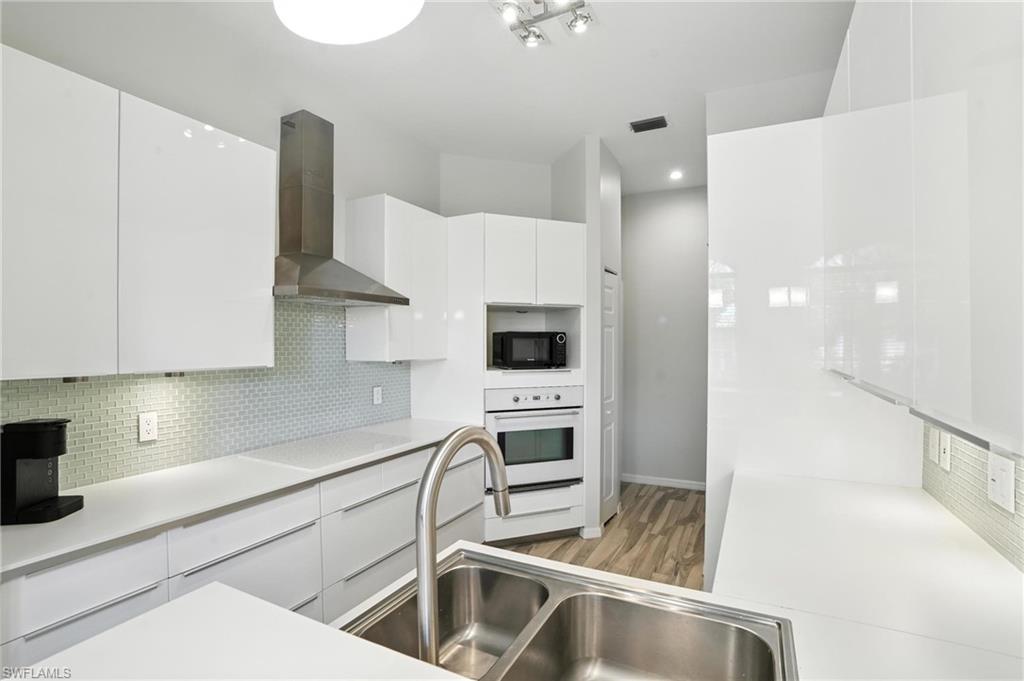 1000 L Ambiance CIR # 205