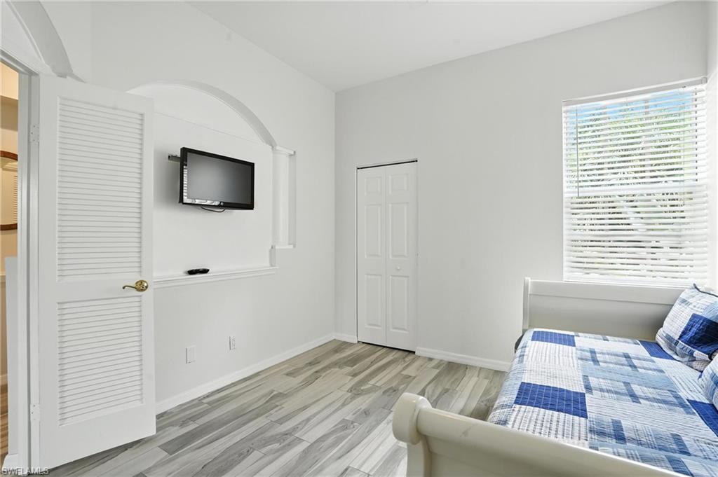 1000 L Ambiance CIR # 205