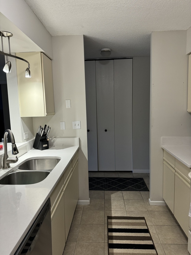 470 Fawell Boulevard Unit: 220