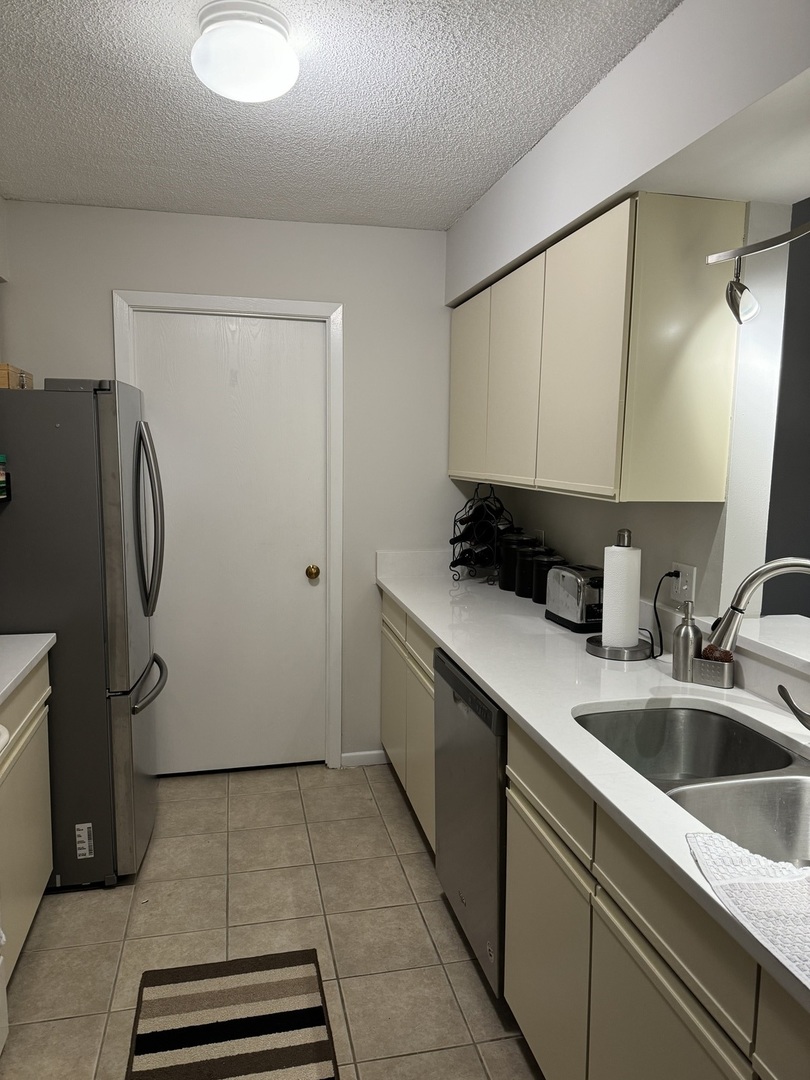 470 Fawell Boulevard Unit: 220