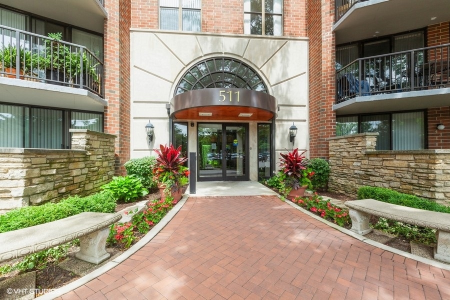 511 AURORA Avenue Unit: 218