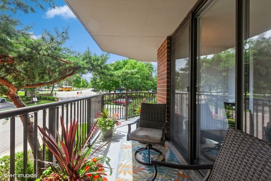 511 AURORA Avenue Unit: 218
