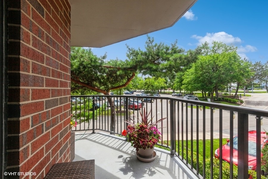 511 AURORA Avenue Unit: 218