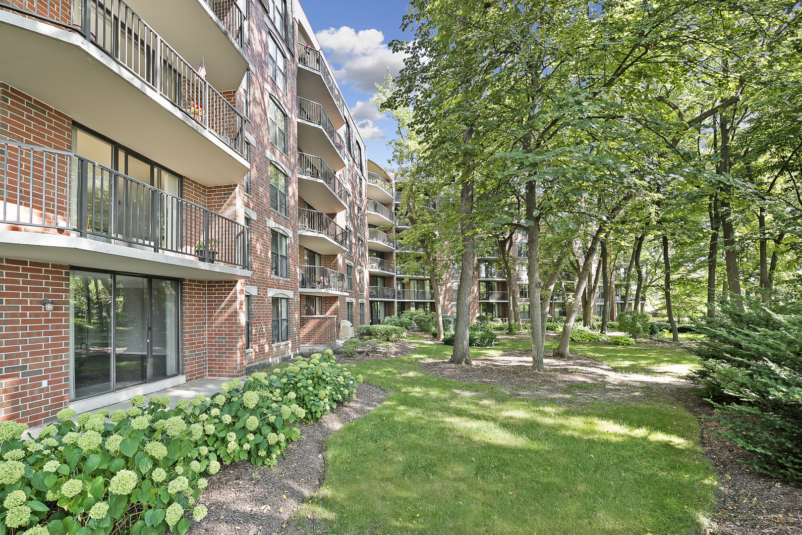 511 Aurora Avenue Unit: 414