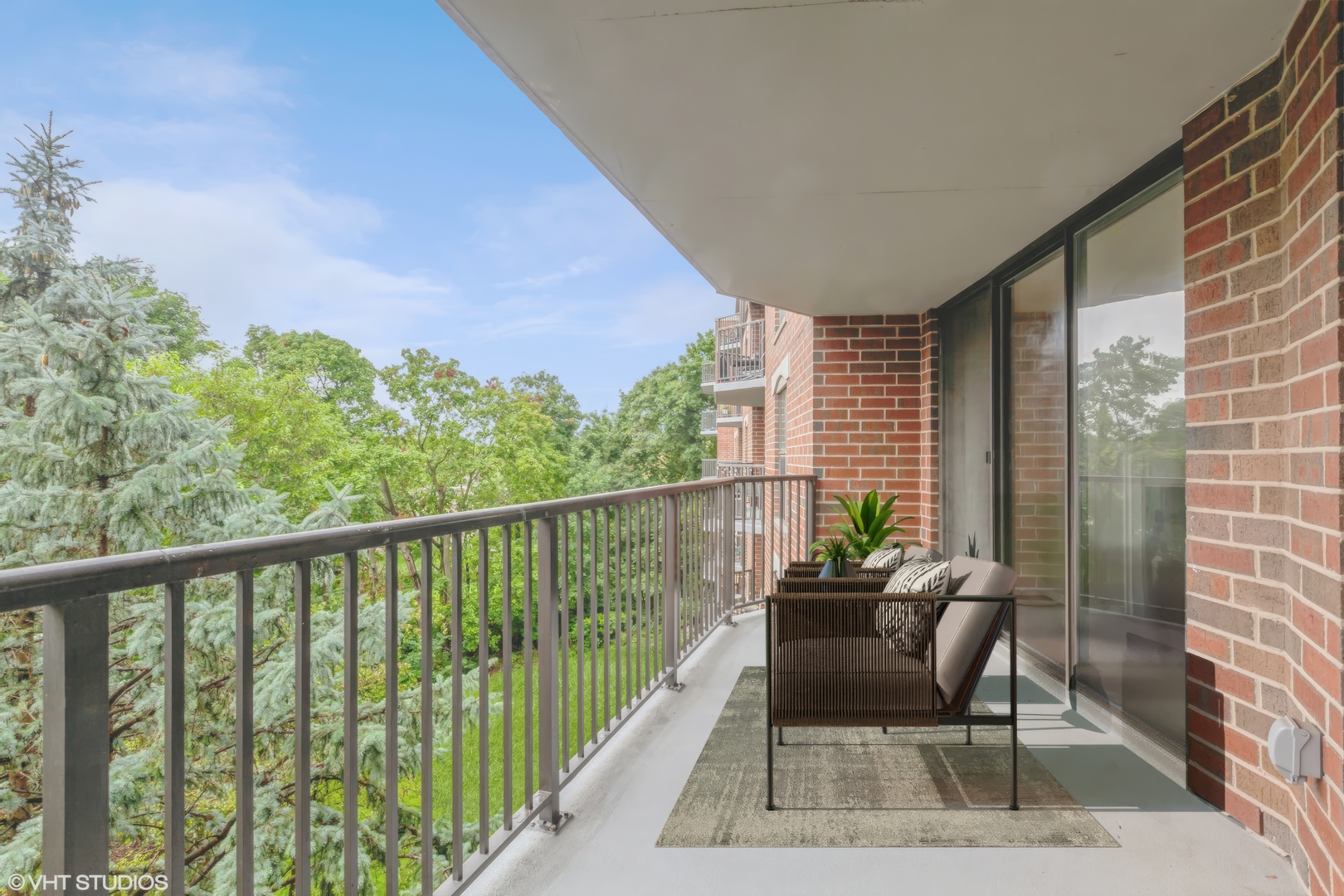 511 Aurora Avenue Unit: 414