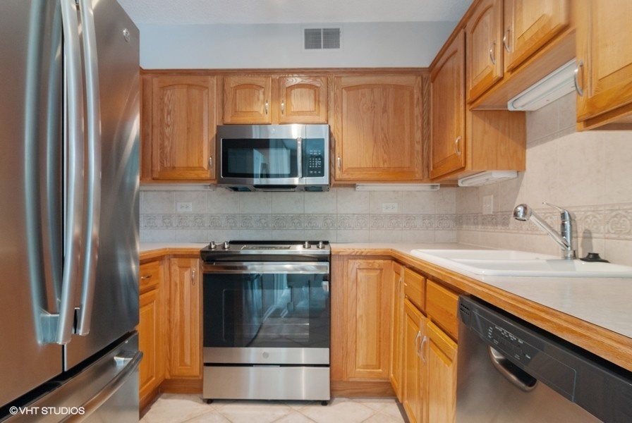 511 Aurora Avenue Unit: 118