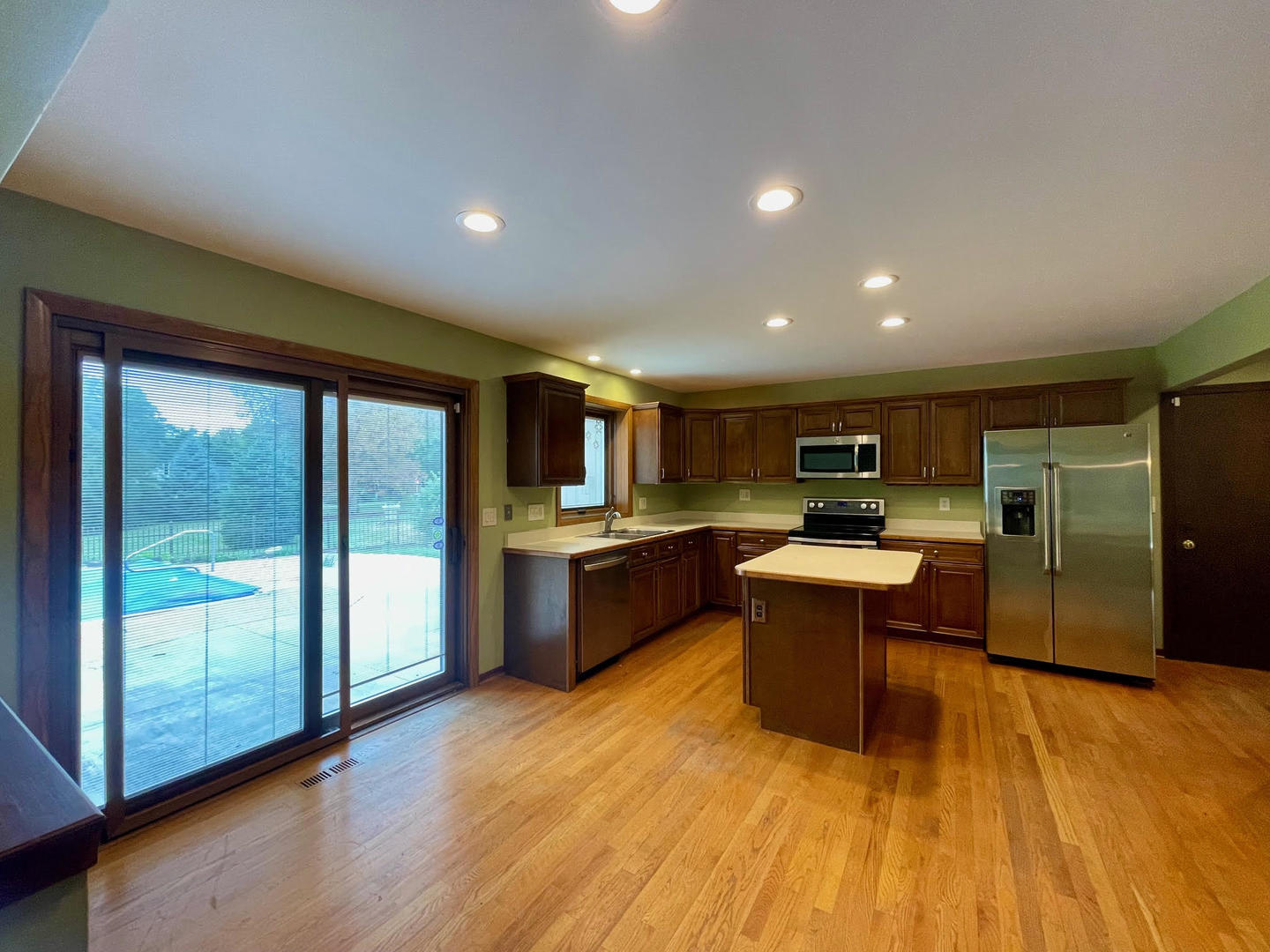 517 Longmeadow Circle