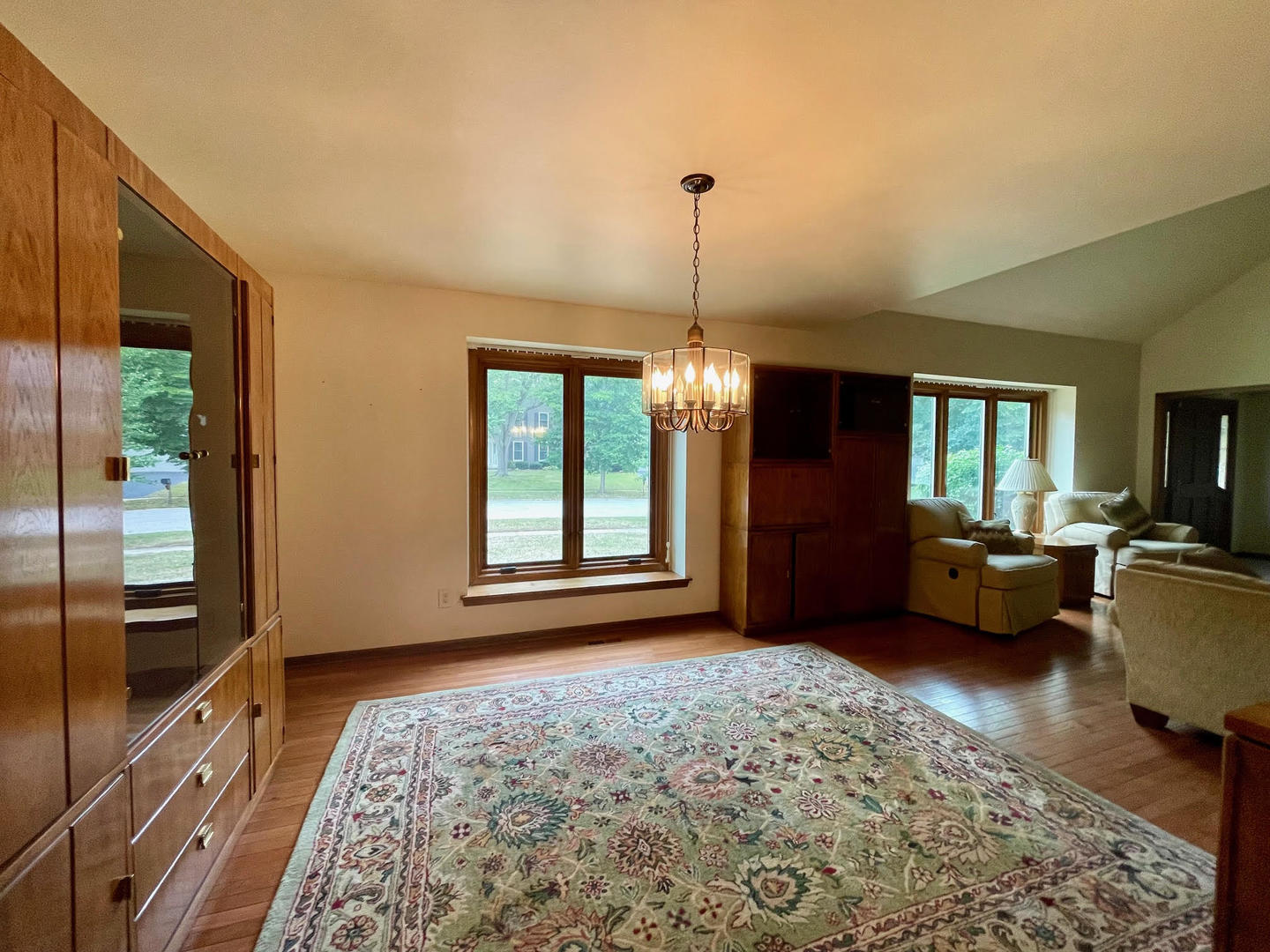 517 Longmeadow Circle