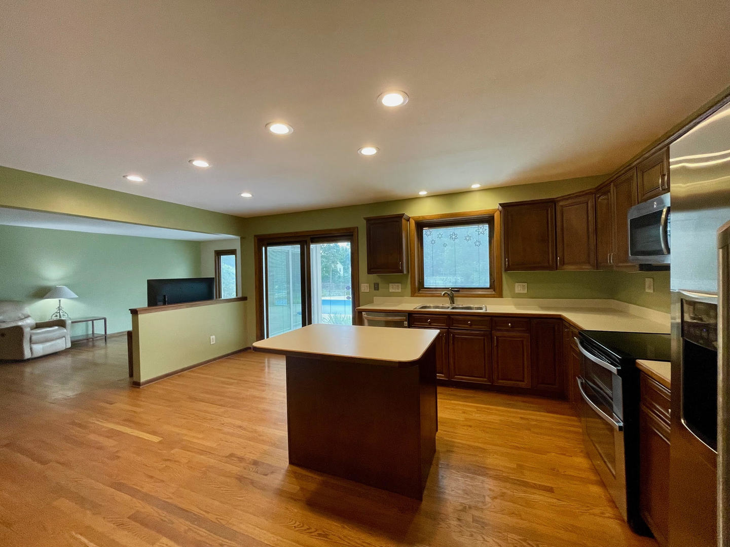 517 Longmeadow Circle