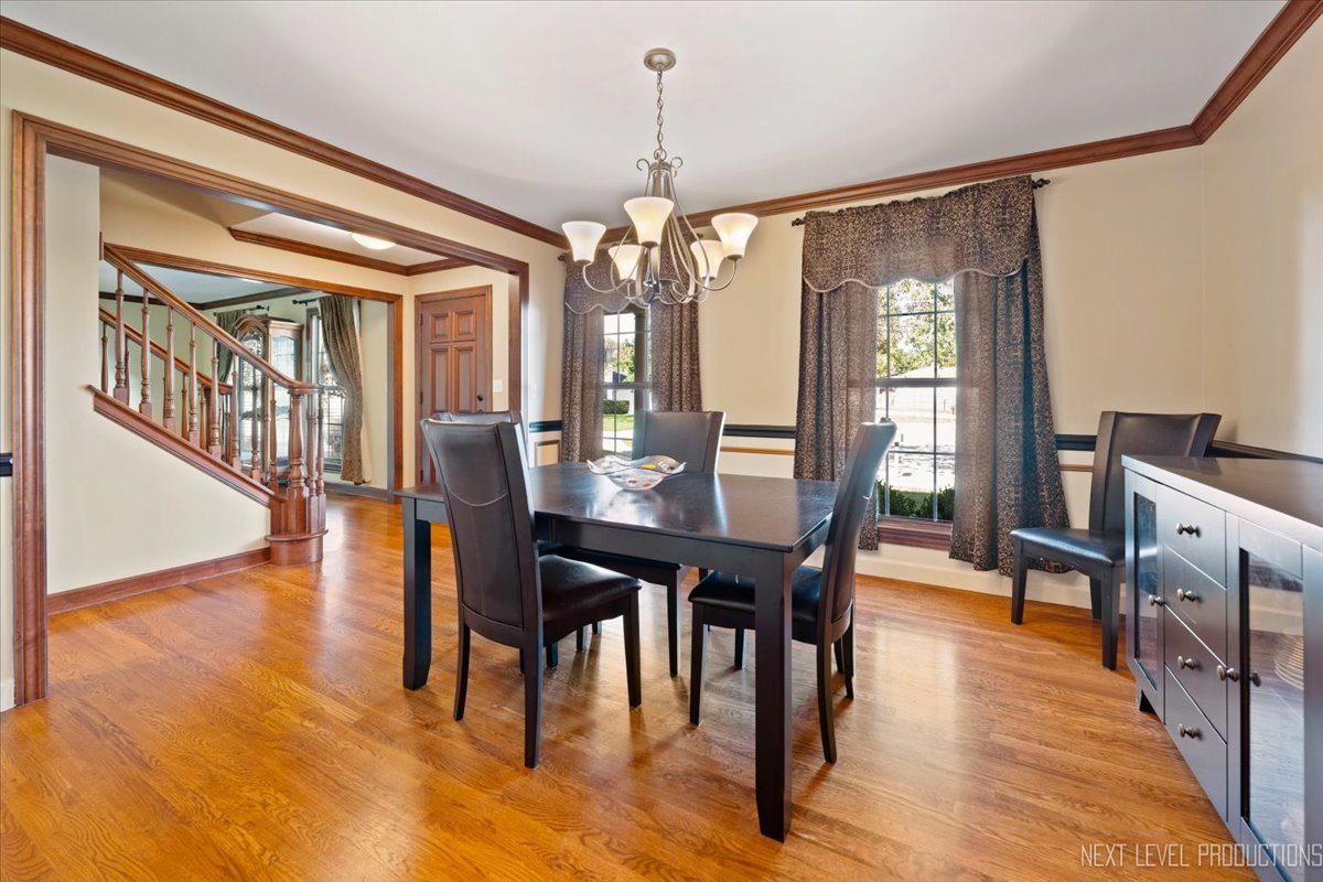 938 Oakleaf Court