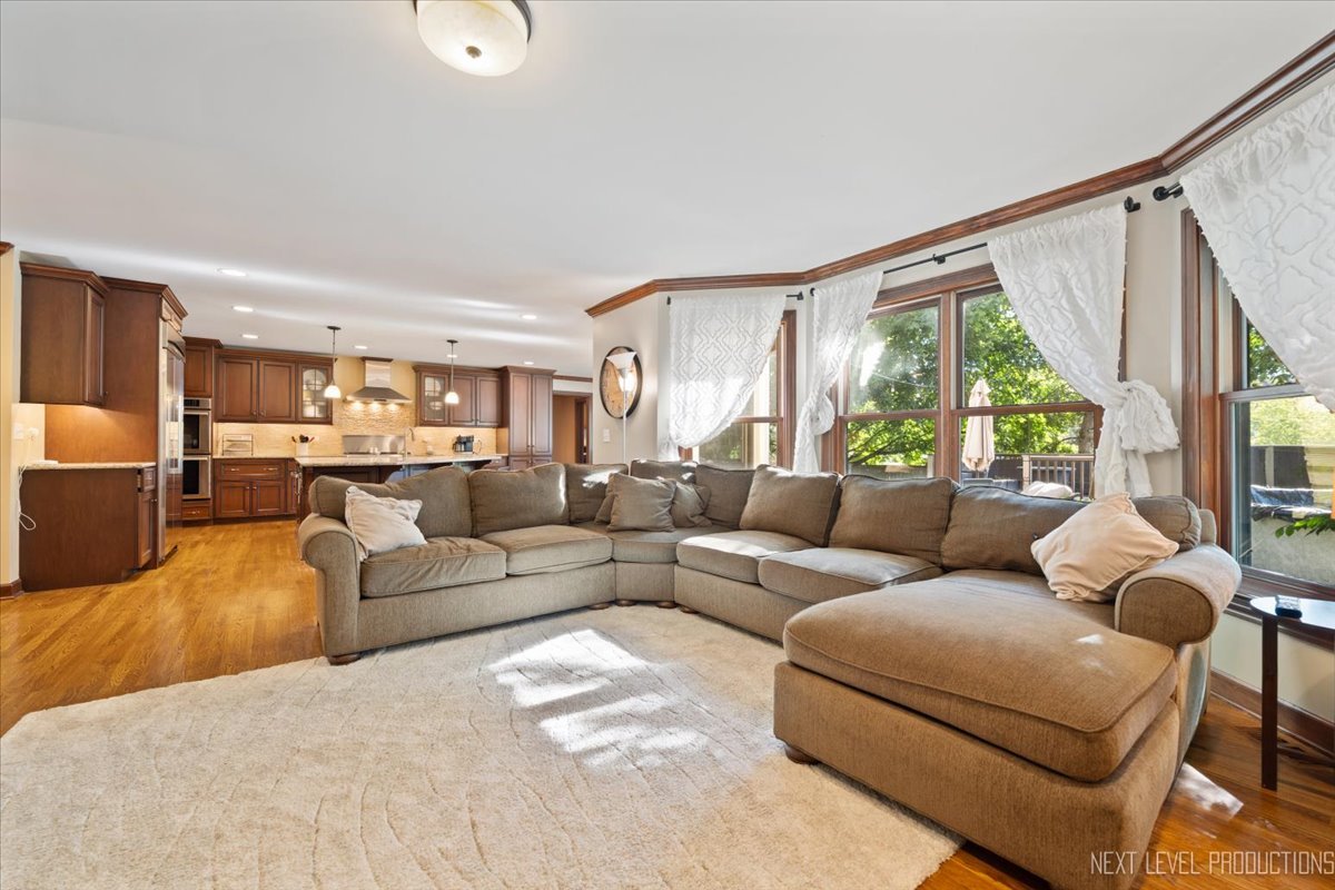 938 Oakleaf Court