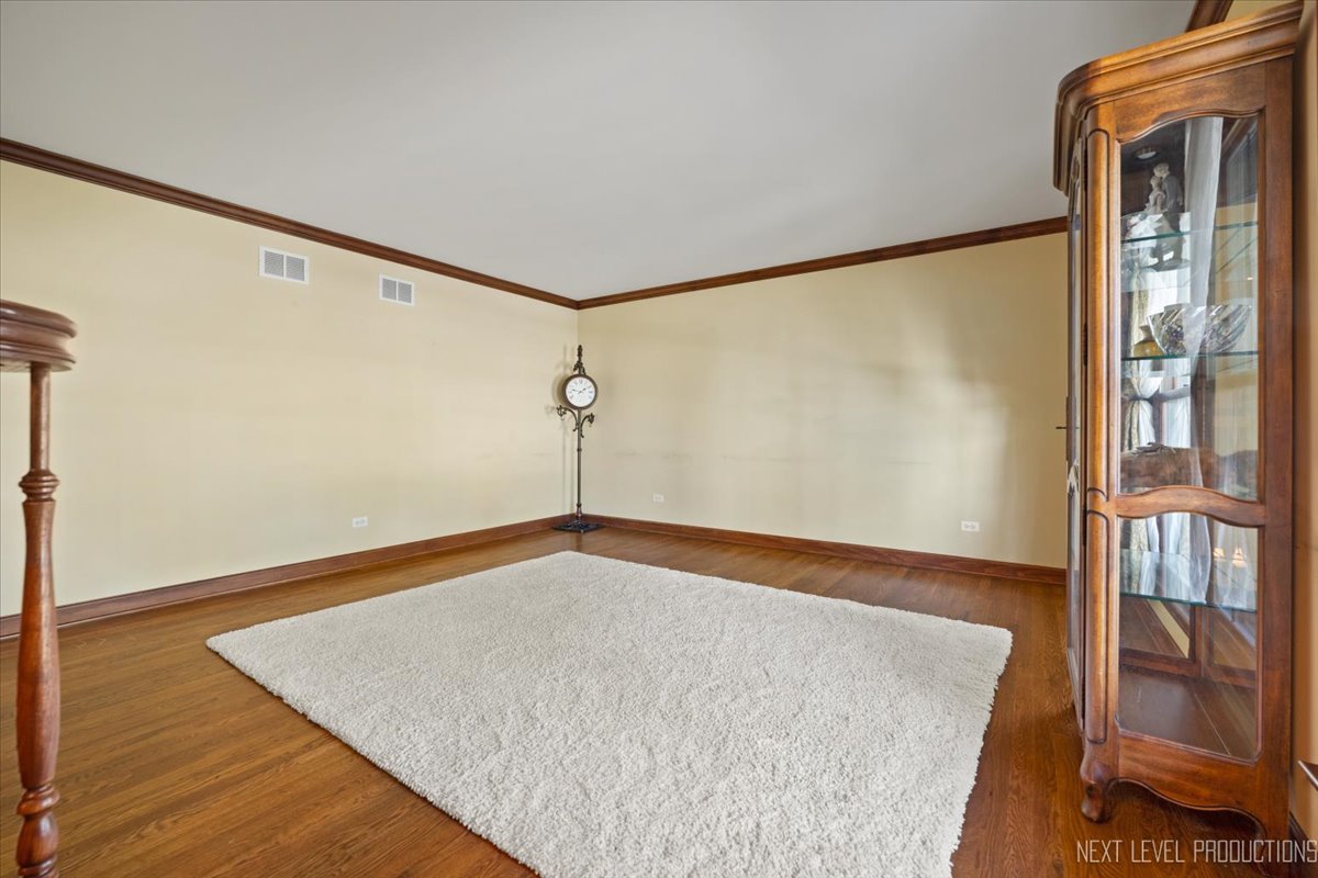 938 Oakleaf Court