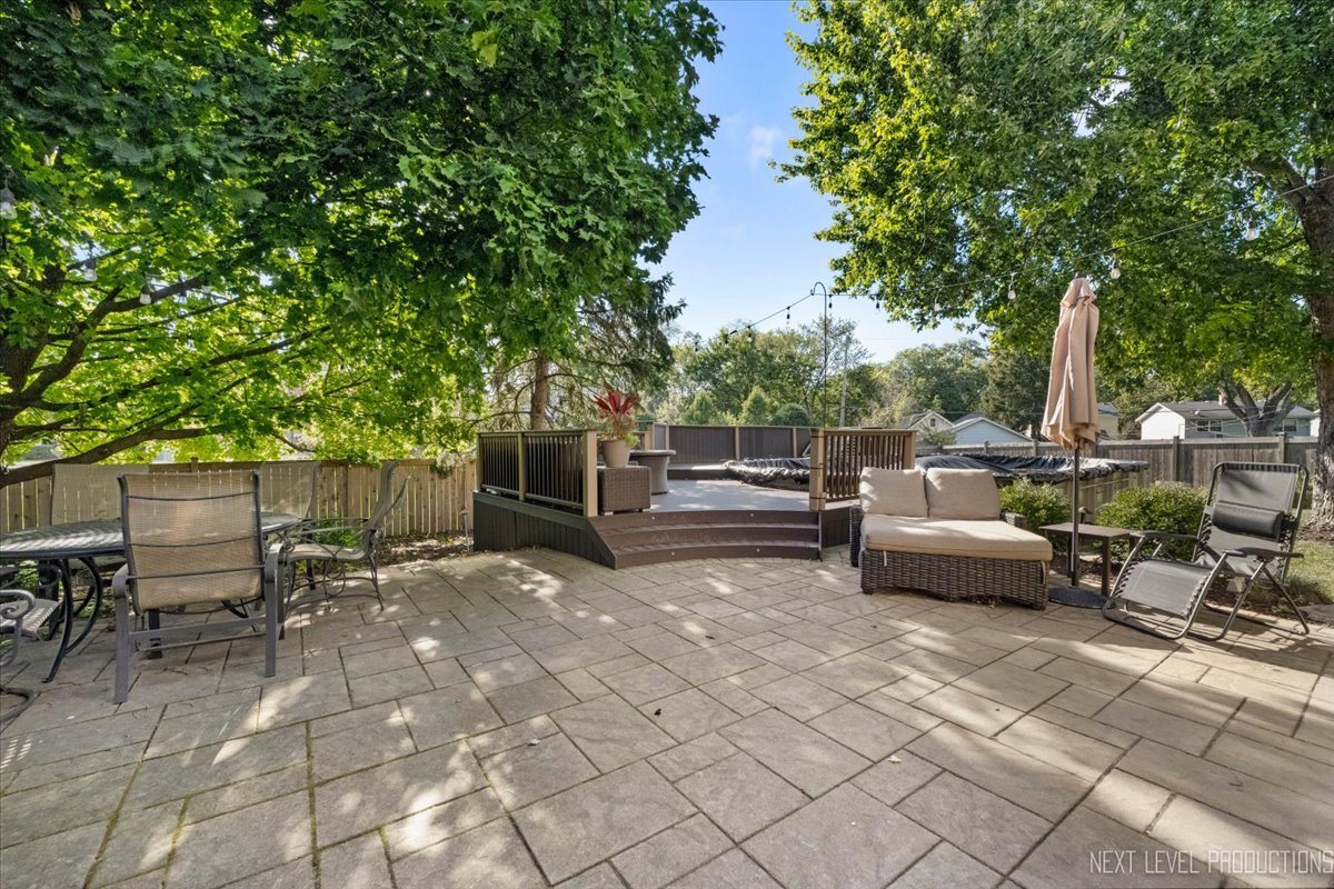 938 Oakleaf Court