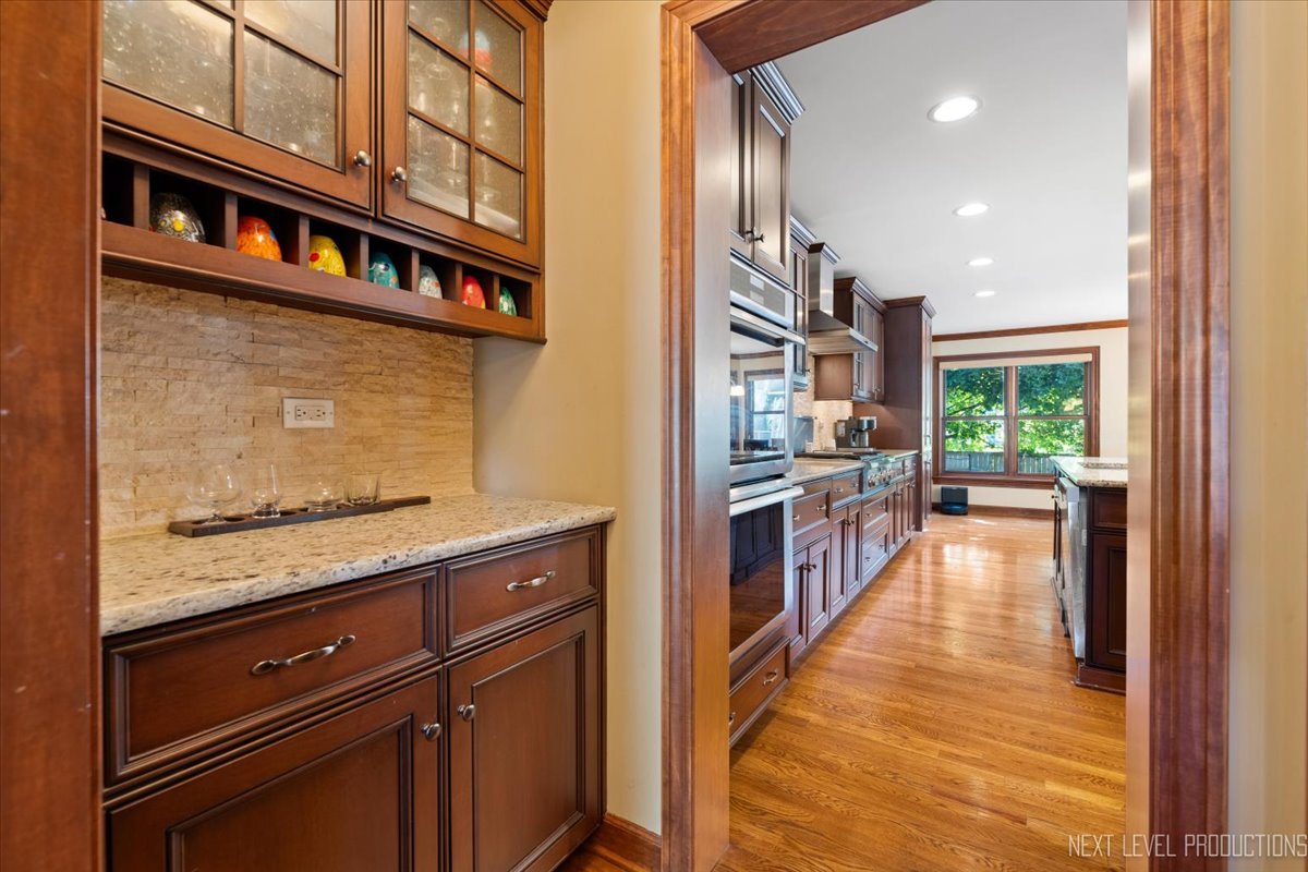 938 Oakleaf Court