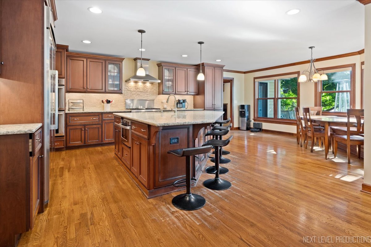 938 Oakleaf Court