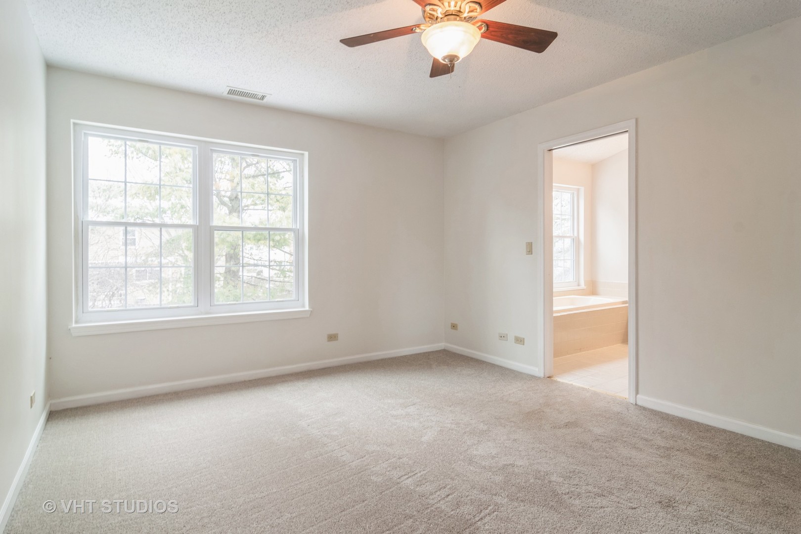 930 W Happfield Drive