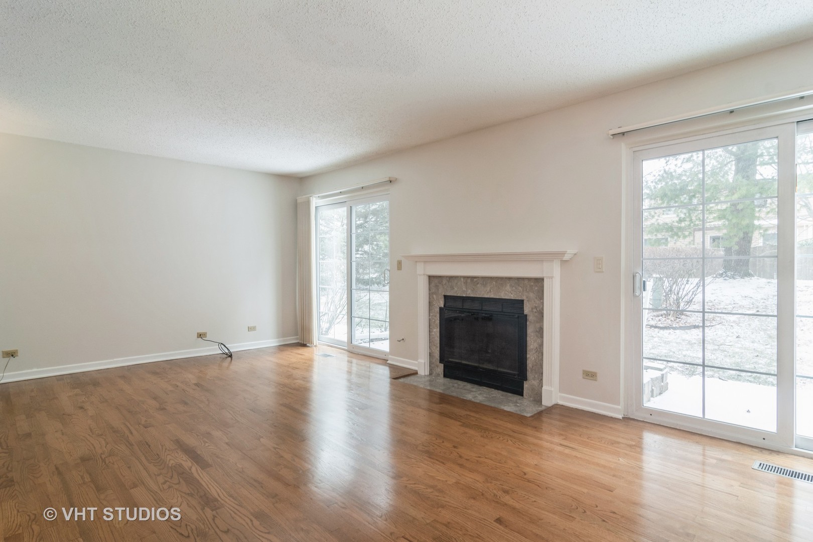 930 W Happfield Drive