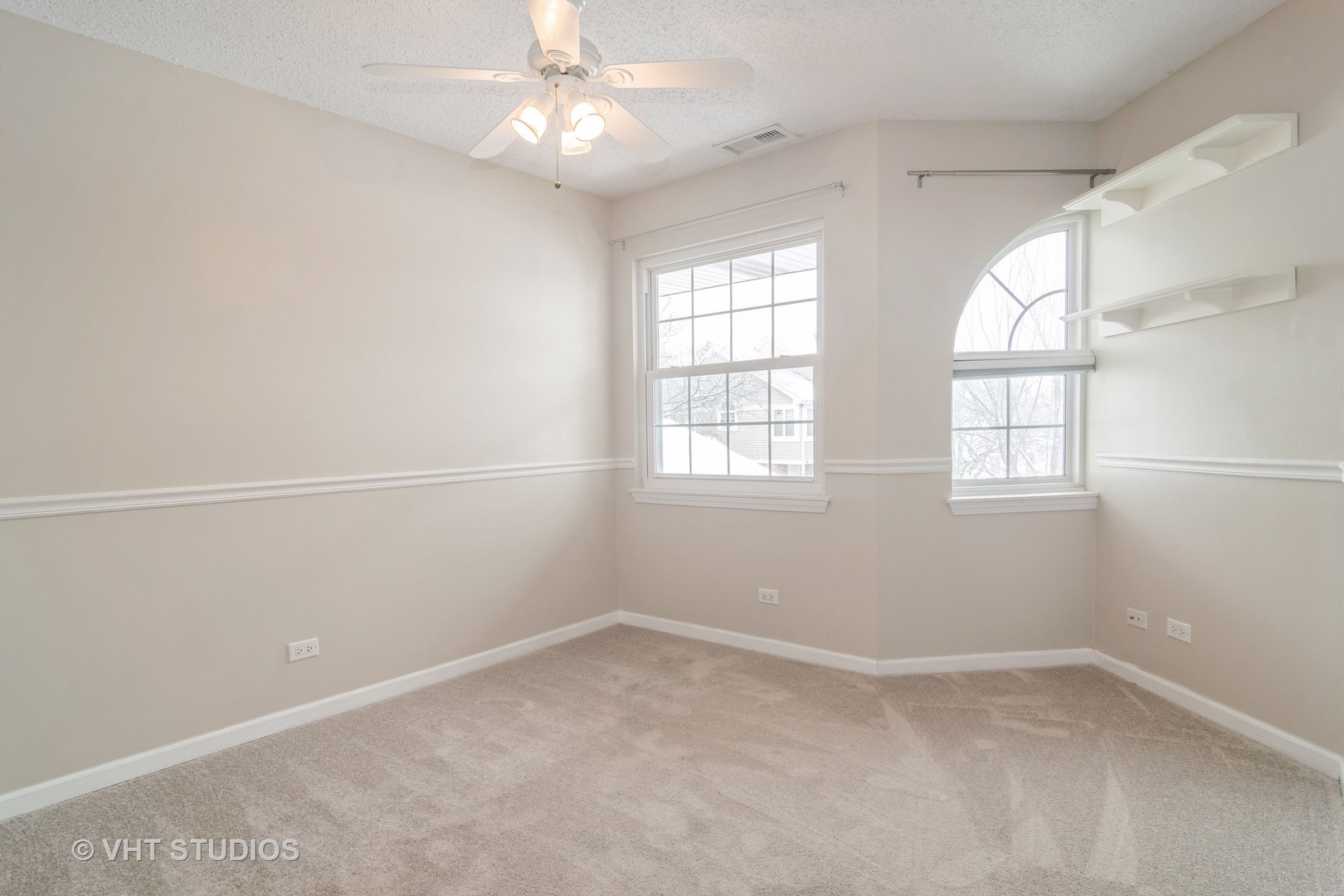 930 W Happfield Drive
