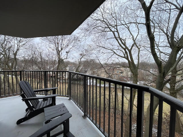 511 Aurora Avenue Unit: 311