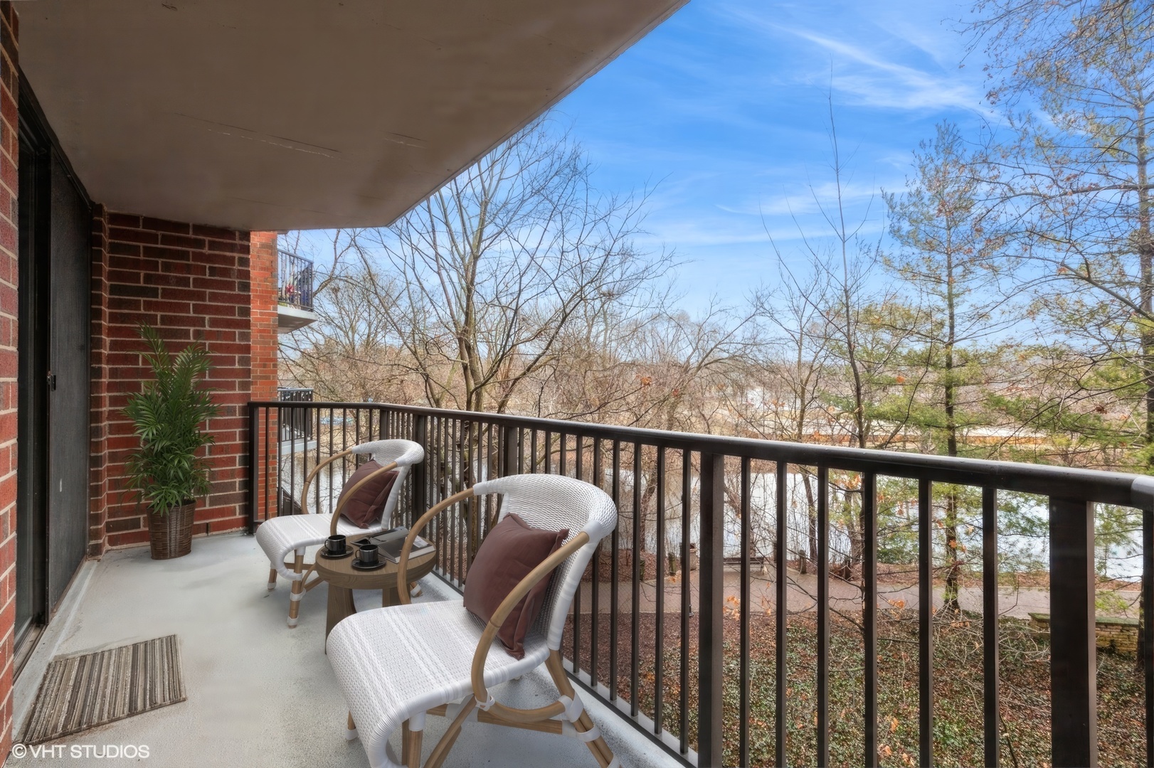 511 Aurora Avenue Unit: 209