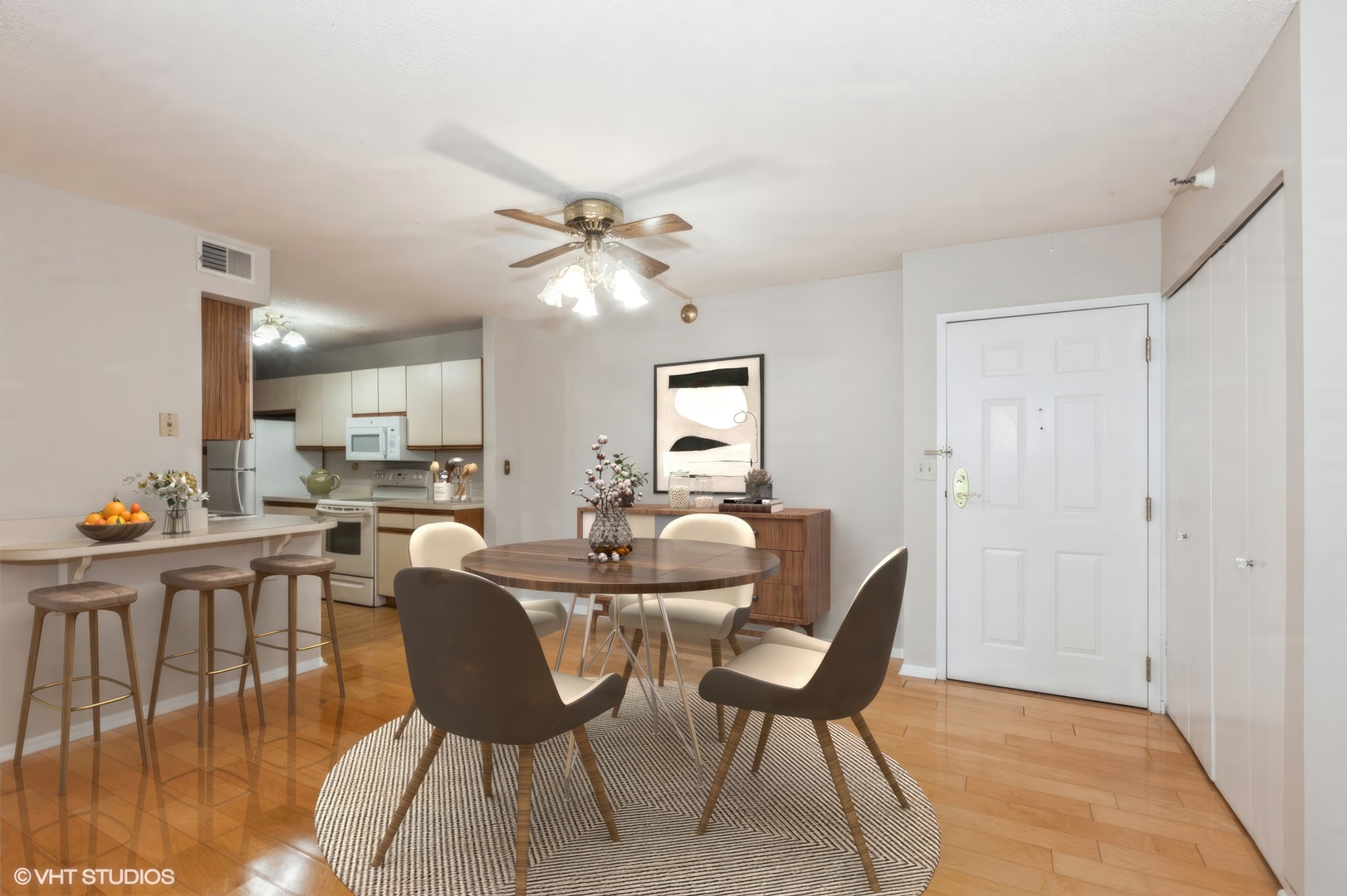 511 Aurora Avenue Unit: 209