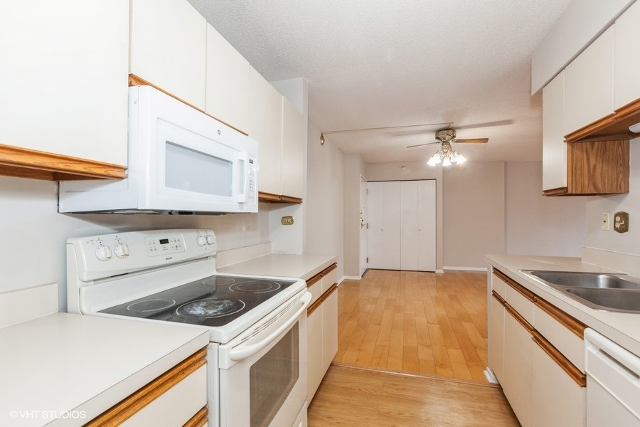 511 Aurora Avenue Unit: 209
