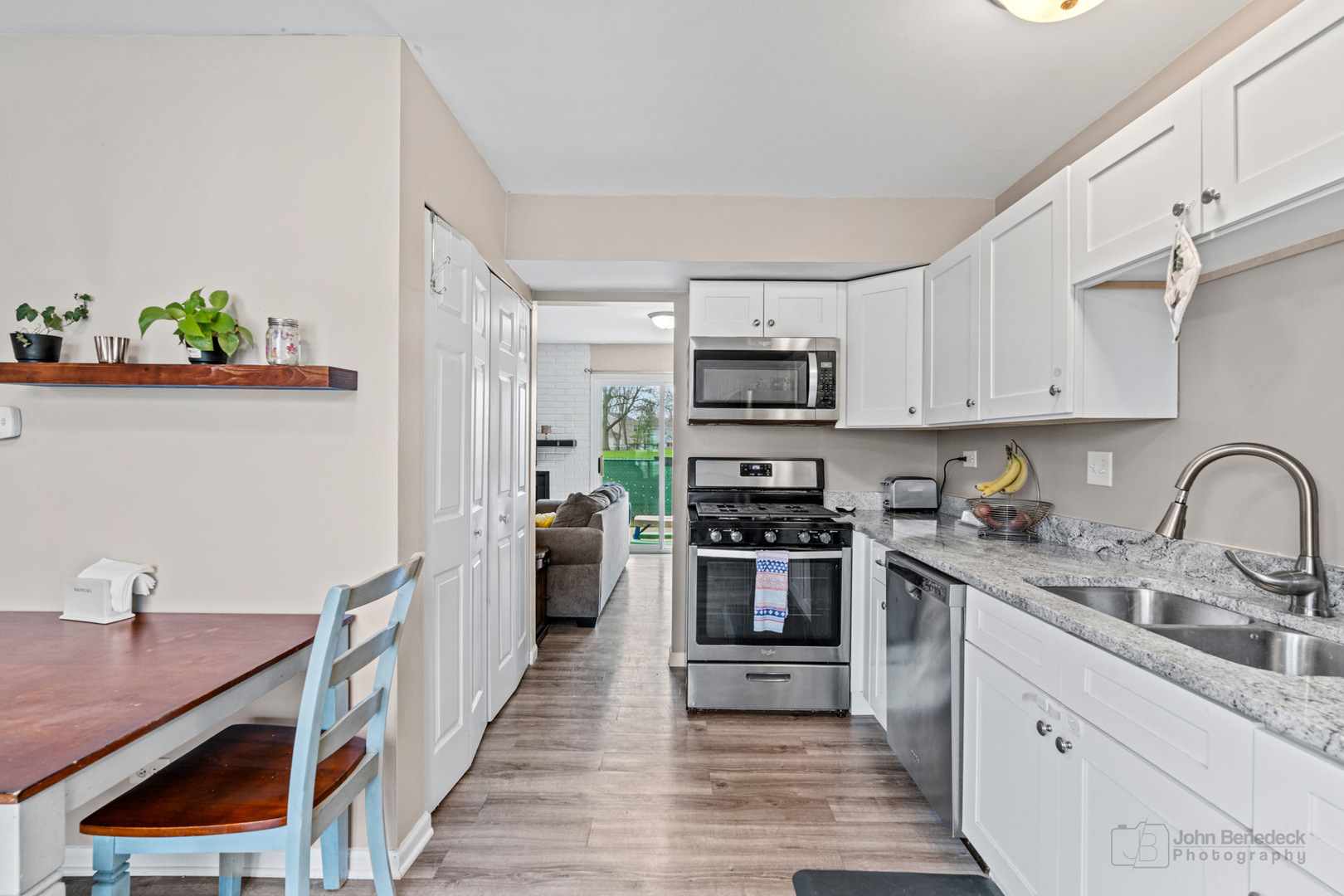 29W463 Hawthorne Lane