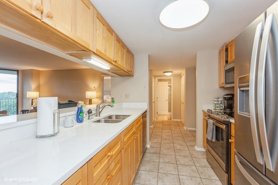 511 Aurora Avenue Unit: 606