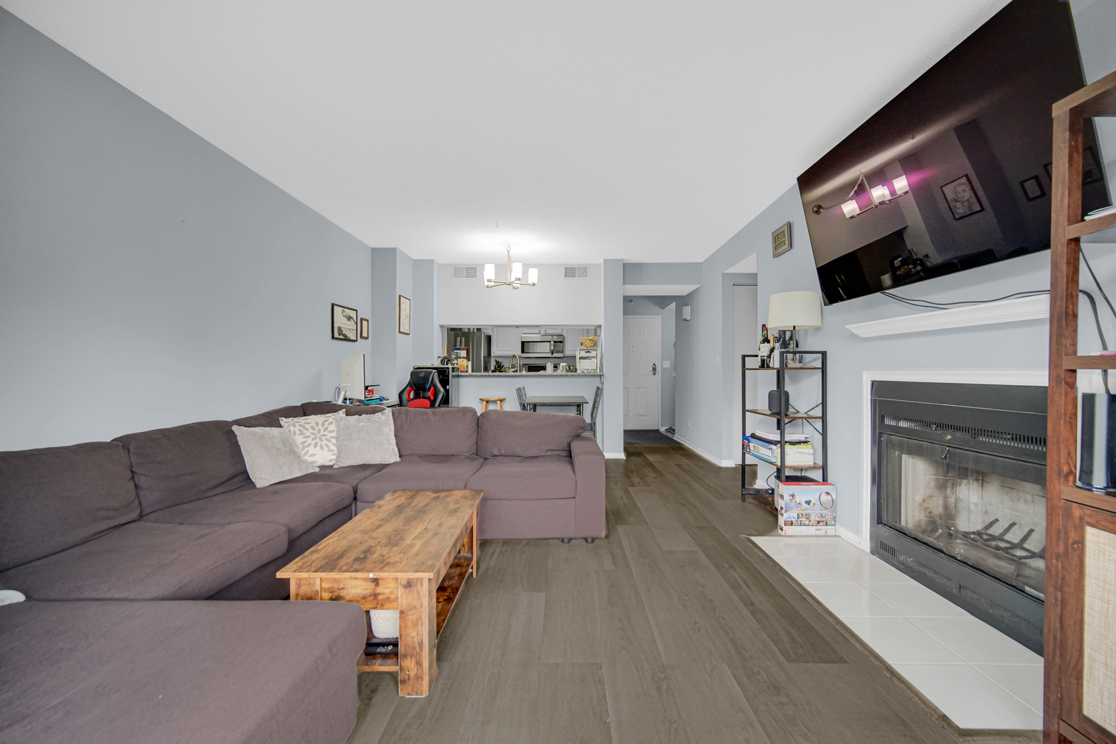 511 Aurora Avenue Unit: 413