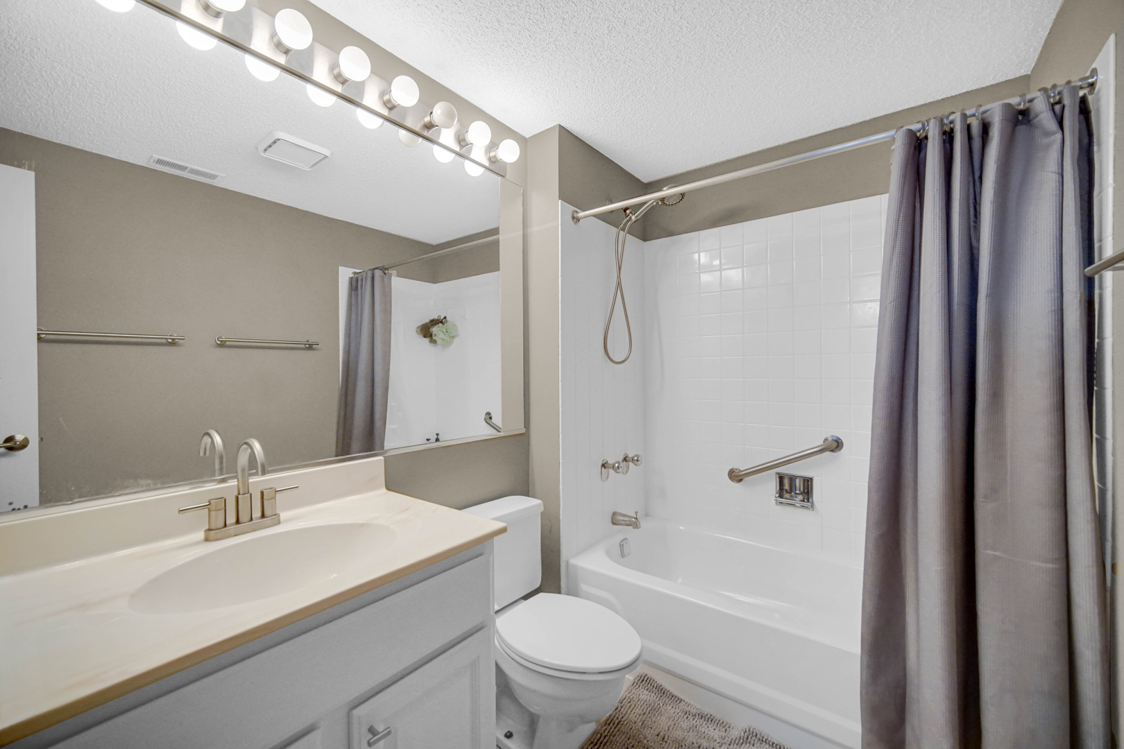 511 Aurora Avenue Unit: 413