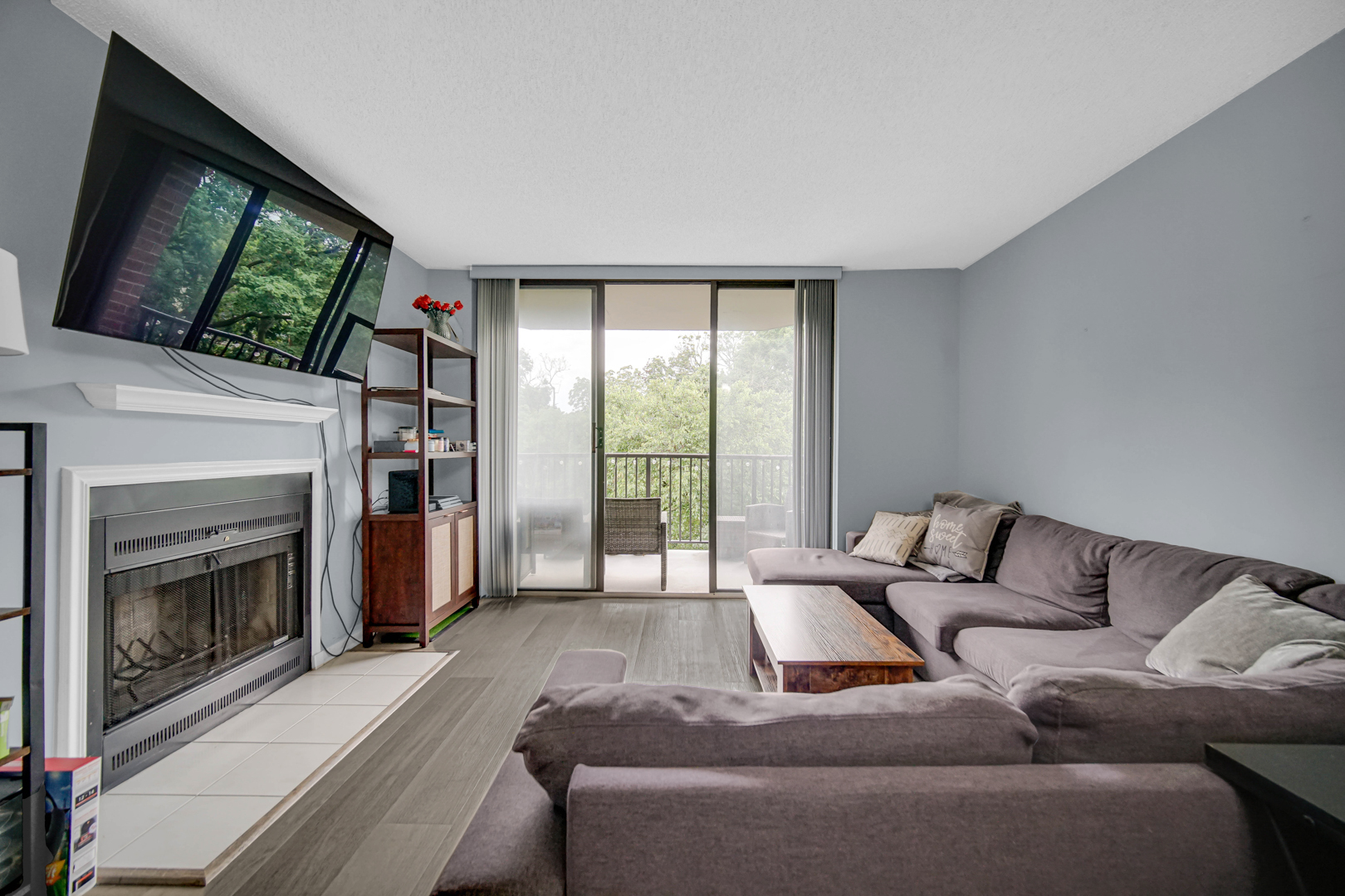 511 Aurora Avenue Unit: 413