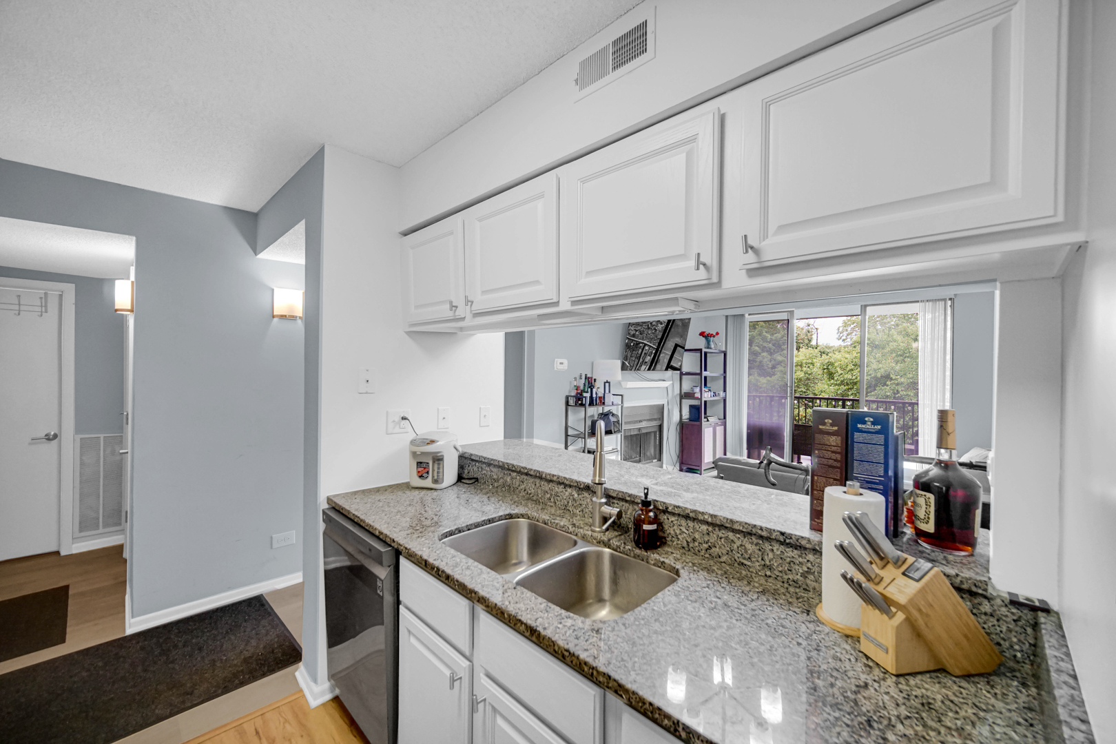 511 Aurora Avenue Unit: 413