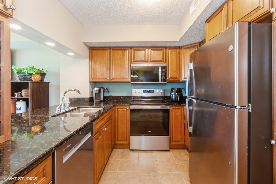 511 AURORA Avenue Unit: 405