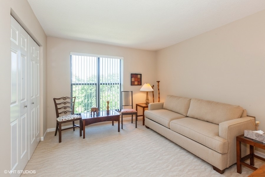 511 AURORA Avenue Unit: 405