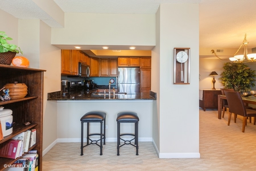 511 AURORA Avenue Unit: 405