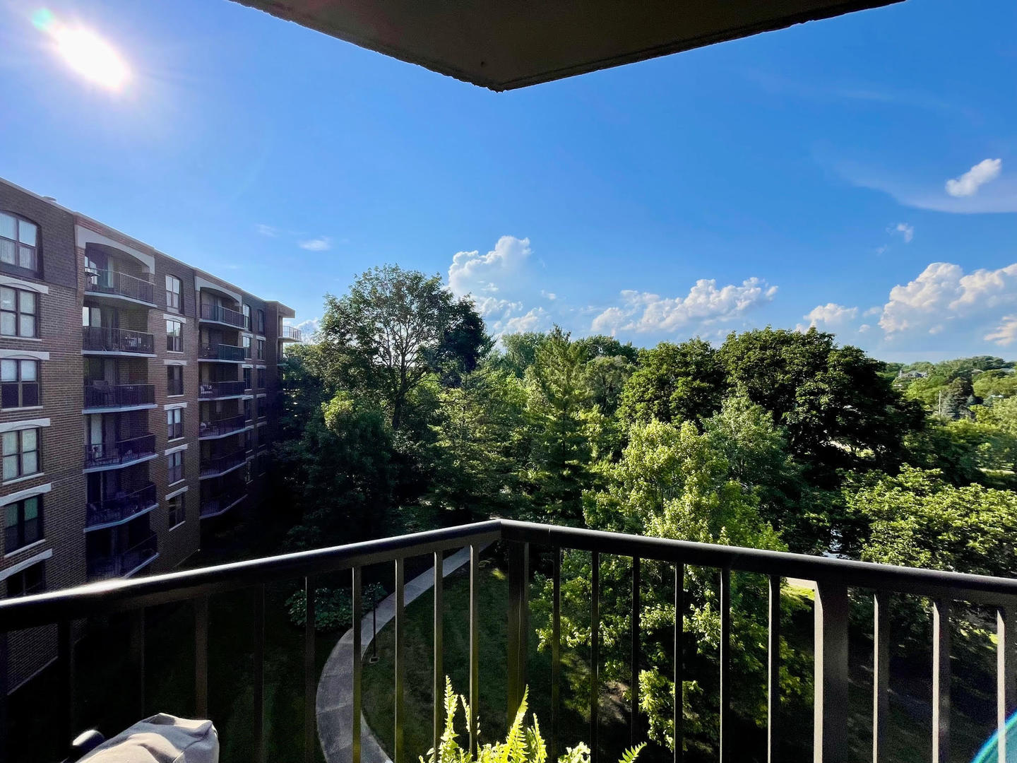 511 AURORA Avenue Unit: 405
