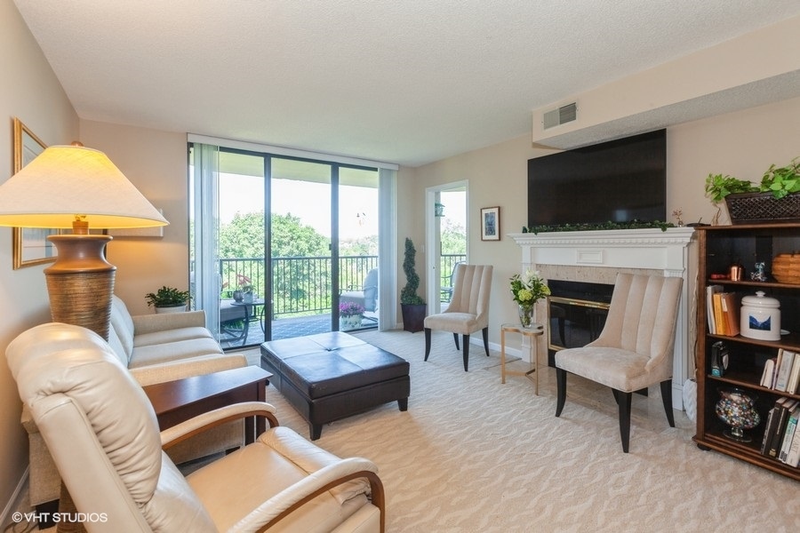 511 AURORA Avenue Unit: 405