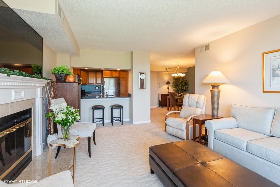 511 AURORA Avenue Unit: 405
