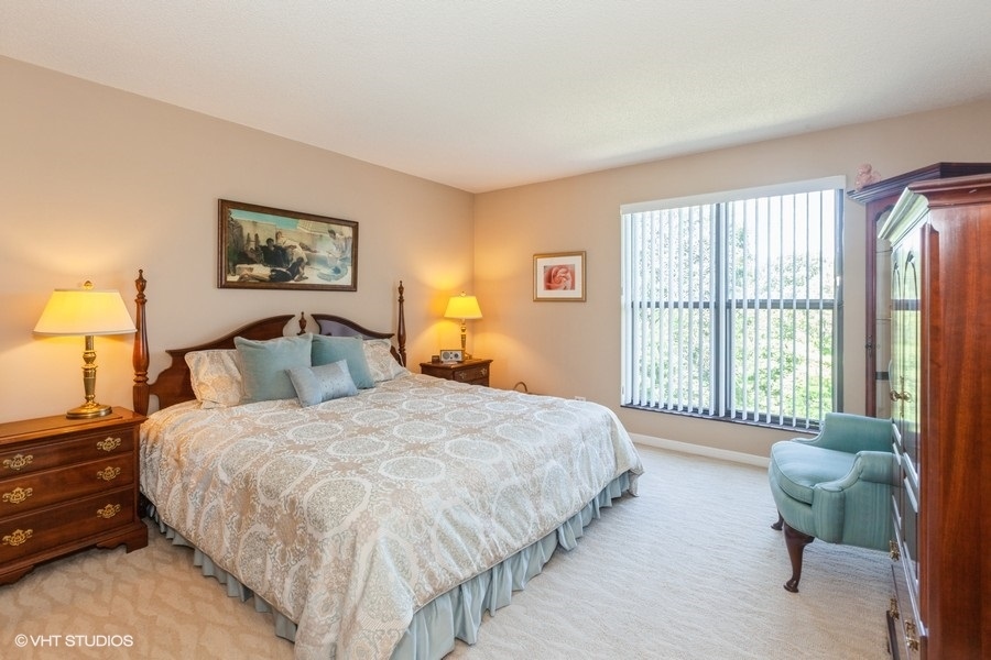 511 AURORA Avenue Unit: 405