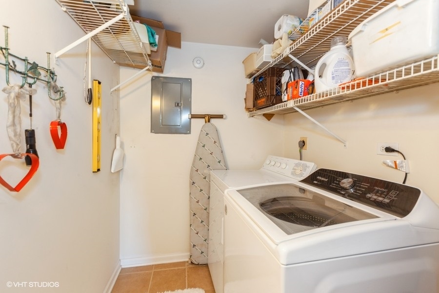511 AURORA Avenue Unit: 405